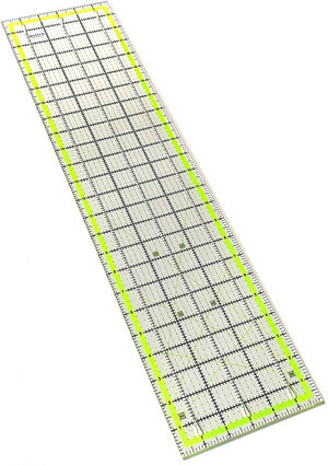 Règle de patchwork avec fentes de découpe Bohin 6 x 24 inch