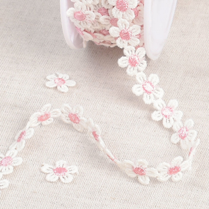 Guipure pâquerettes blanches - Rose et blanc