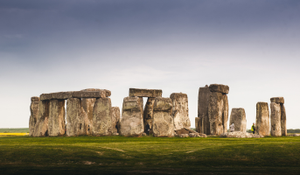 Centuries of Stories: Stonehenge & the Cotswolds - 1 day tour