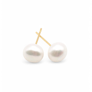 Mini Freshwater Pearl Ear Studs (one size)