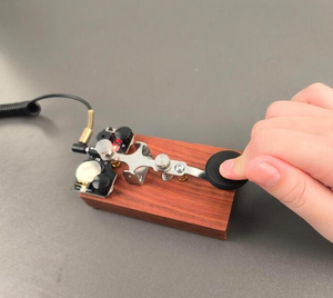 Chelegance CQ-K557 Straight Key and Practice Oscillator