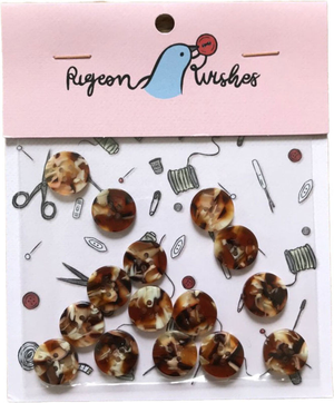 Paquet de 15 boutons en biorésine 15 mm 4 trous - Chai Latte