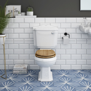 Oxford Traditional Toilet with Soft Close Seat Oak Seat