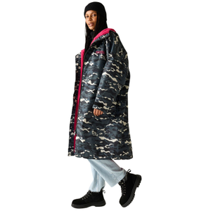 Regatta Outdoor Active Adults Waterproof Changing Robe - XS/S / Black Camo/Pink
