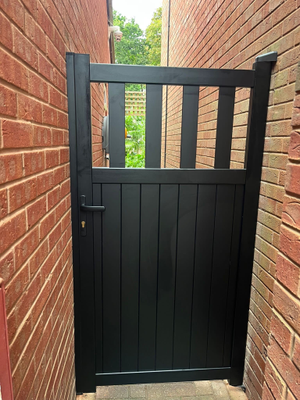 Pedestrian Gate Vertical Mixed Infill