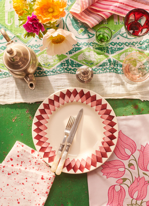 Harlequin Medium Dinner Plate, 8.5 Inch
