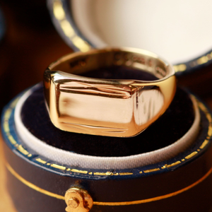 Pre-Owned Vintage 1974 9ct Yellow Gold Signet Ring