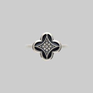 ANNIE. Tudor Crest Black Enamel Ring - Silver - Silver / Medium