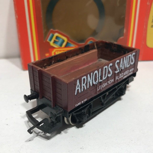 Hornby R717 Arnolds Sands 5 plank Wagon Boxed