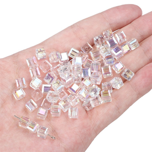 Sachet de 10 perles carrés cristal 6 mm