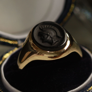 Pre-Owned Vintage 1974 9ct Gold Onyx Centurian Signet Ring