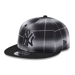 New York Yankees MLB Plaid Black Retro Crown 9FIFTY Snapback Adjustable Cap