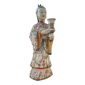Late 18th Century Qing Dynasty Chinese Export Porcelain Courtier Candleholder