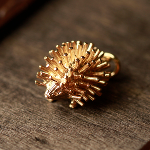 Pre-Owned Vintage 1978 9ct Yellow Gold Hedgehog Charm