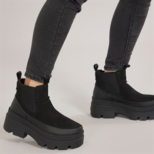 UGG® Womens Brisbane Chelsea Boots Black