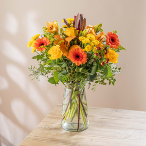 Moonpig Birthday Brights Fresh Flower Bouquet