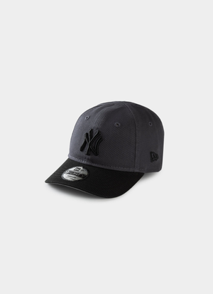New Era 9Forty A-Frame New York Yankees 2 Shade Wash Cloth Strap Cap Infant