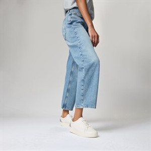 FitFlop Womens Rally Crystal Back Tab Trainers Urban White/Silver