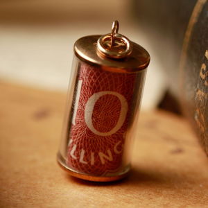 Pre-Owned Vintage 1984 9ct Gold 10 Shilling Note Capsule Charm