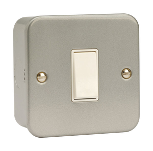 Click CL011 Metalclad 1 Gang 2 Way Plateswitch With Surface Mounting Box 10Ax