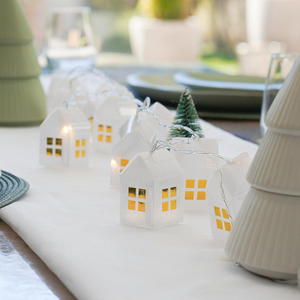 2.7m Sparkling House Battery Fairy Lights