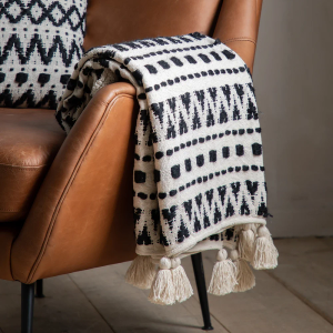 Kaya Tuft Woven Tassel Throw - Black