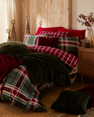 Braemar Brushed Cotton Check Duvet Cover Set - Berry/Pine Super King 220x260cm