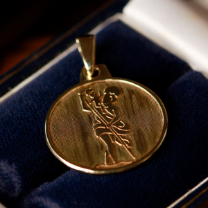 Pre-Owned Vintage 1978 9ct Yellow Gold St.Christopher Pendant