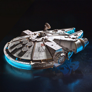 Star Wars Millennium Falcon Wooden Construction Kit