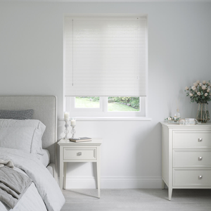 Dove White Venetian Blinds 25mm: 1018mm x 923mm Recess