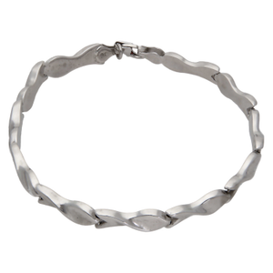 Pre-Owned 9ct White Gold 7.5" Hollow Wave Twist Bracelet