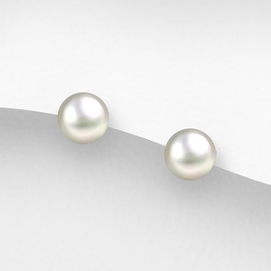 Signature Silver Medium White Freshwater Pearl Stud Earrings
