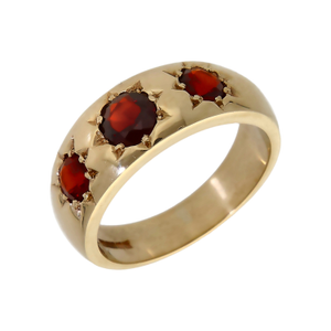 Pre-Owned 9ct Yellow Gold Garnet Trilogy Signet Ring