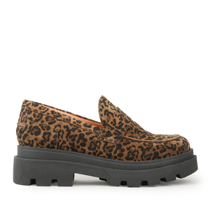 Emily Leopard - 40 (UK7)