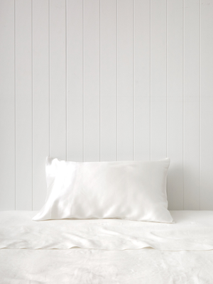 Silk Boxed Standard Pillowcase in White
