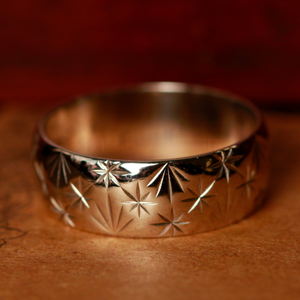 Pre-Owned Vintage 1973 9ct White Gold Star Engraved Wedding Ring