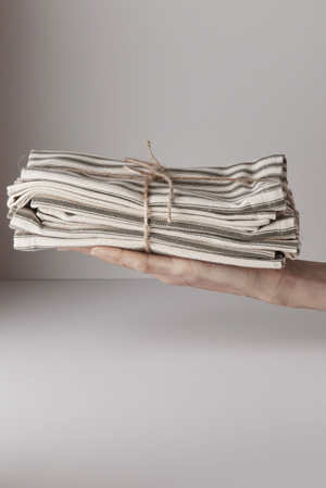 SAMPLE 5210. Napkin.