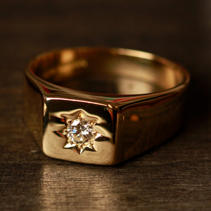 Pre-Owned Vintage 1975 18ct Gold 0.23ct Diamond Set Signet Ring