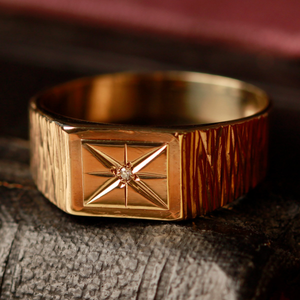 Pre-Owned Vintage 1987 9ct Gold Diamond Set Star Signet Ring