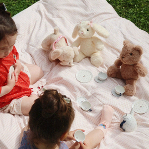 Konges Slojd – Tea Party