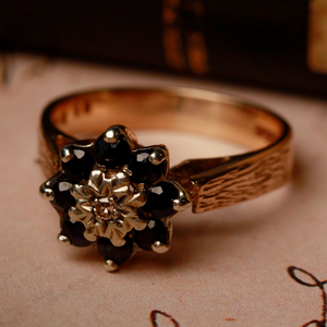 Pre-Owned Vintage 1979 9ct Gold Sapphire & Diamond Cluster Ring