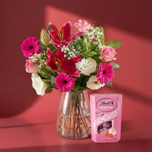 The Pink Blush with Lindt Strawberries and Cream Gift Set