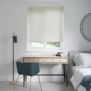 Ultimate Warm White Venetian Blinds 25mm: 1155mm x 660mm Recess
