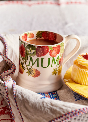 Strawberries Mum 1/2 Pint Mug