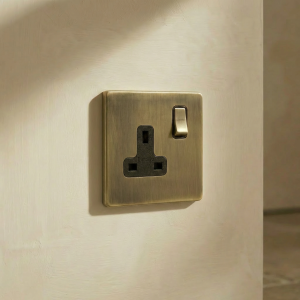 Lyss Collection Single Switched 13A Socket - Antique Brass