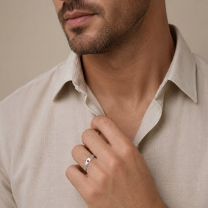 Men's Hammered Sterling Silver Band Ring With Ruby (T 1/2 (UK))