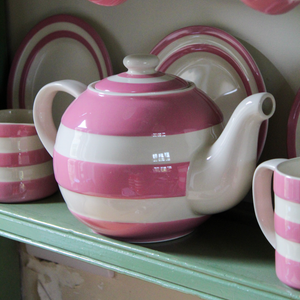 Summer Rose Large Betty Teapot