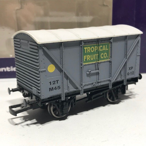 Dapol B862 Tropical Fruit Co Banana Van Grey Boxed