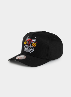 Mitchell & Ness NBA Chicago Bulls On Fire Pro Pinch Snapback Cap