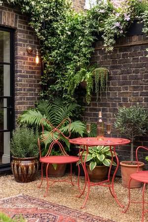 Red Bow Garden Table & Chairs Set